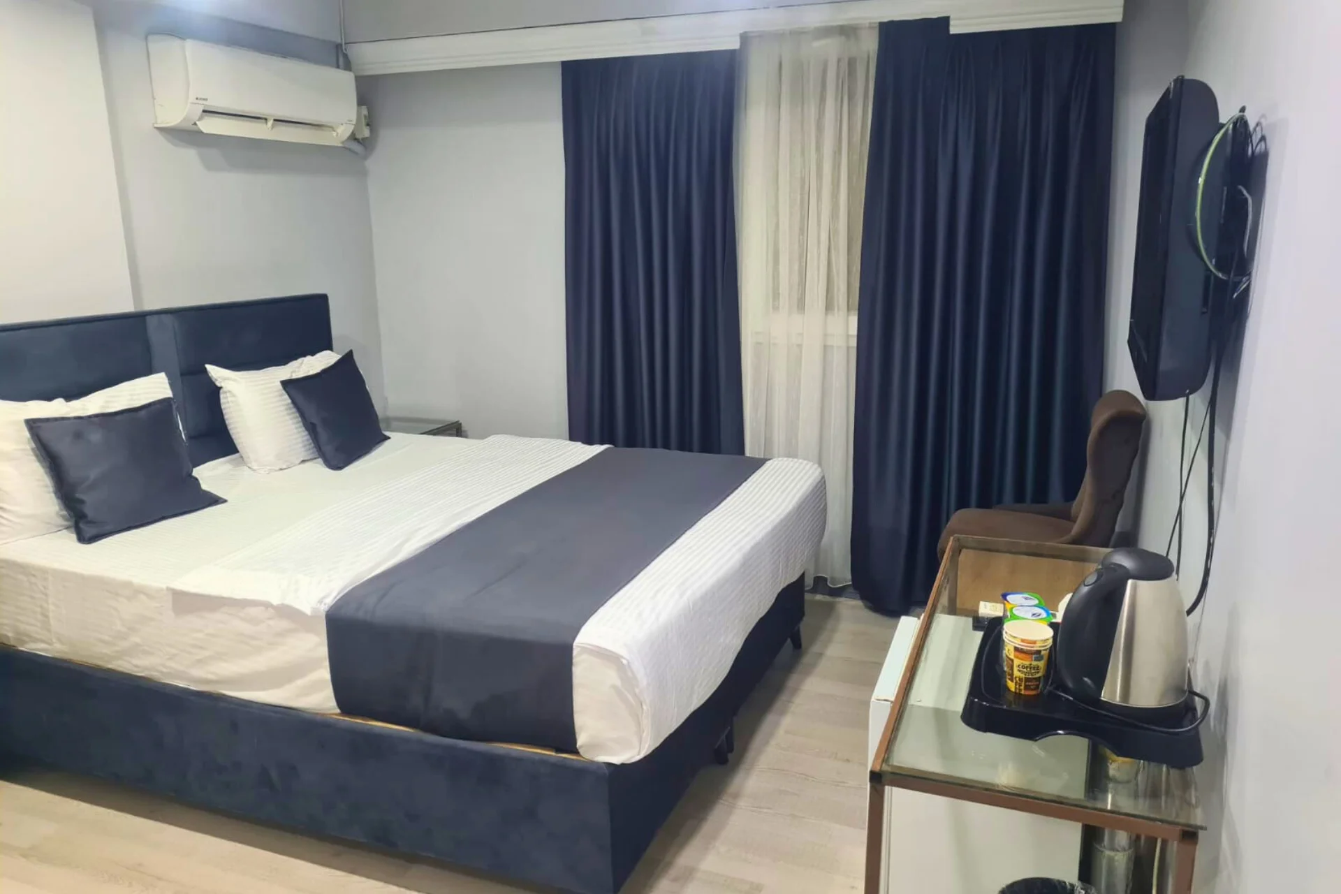 lily airport otel standart oda 2